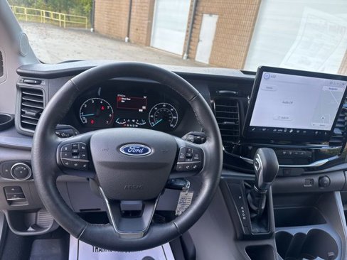 Used 2025 Ford Transit 350 XLT image 11