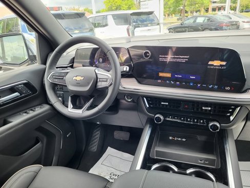New 2025 Chevrolet Suburban Premier image 16