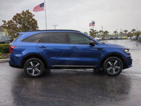 Used 2023 Kia Sorento S image 12