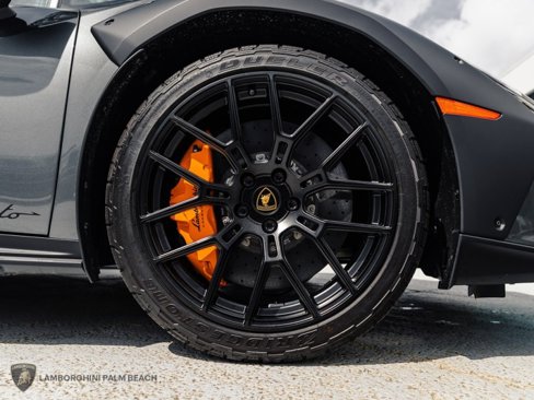 Used 2024 Lamborghini Huracan Sterrato image 42
