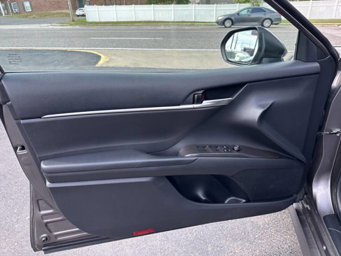Used 2022 Toyota Camry LE image 19