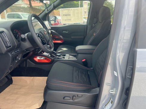 New 2025 Nissan Frontier PRO-4X w/ Pro Convenience Package image 10