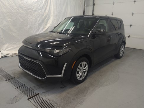 Used 2024 Kia Soul LX image 2