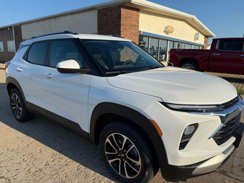 New 2026 Chevrolet TrailBlazer LT w/ Convenience Package image 2