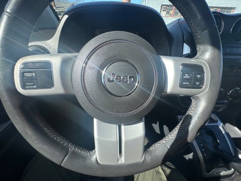 Used 2015 Jeep Compass High Altitude image 5