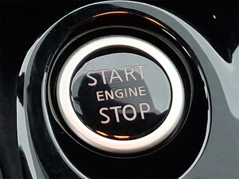 Used 2020 Nissan Kicks SV image 24
