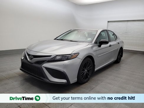 Used 2022 Toyota Camry SE image 1