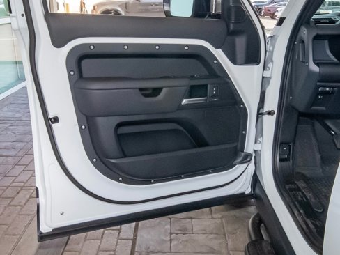 New 2025 Land Rover Defender 110 S image 34