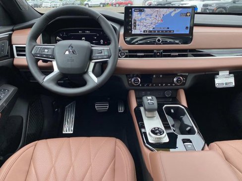 New 2025 Mitsubishi Outlander AWD image 10