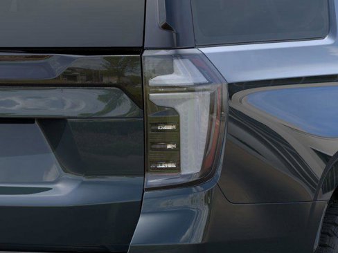 New 2026 Chevrolet Suburban Z71 image 11