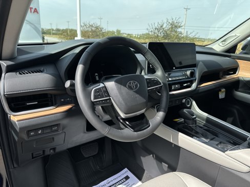 New 2026 Toyota Grand Highlander Platinum image 14