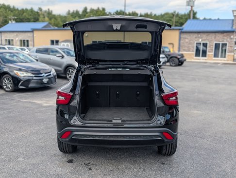 Used 2024 Chevrolet Trax RS w/ Driver Confidence Package image 32