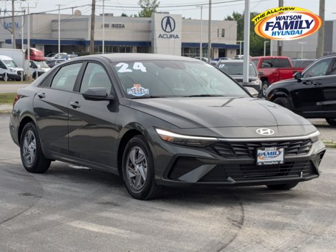Certified 2024 Hyundai Elantra SE image 1