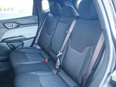 Used 2023 Jeep Compass Sport image 13