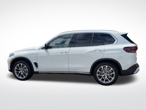 New 2026 BMW X5 xDrive50e w/ Premium Package image 5