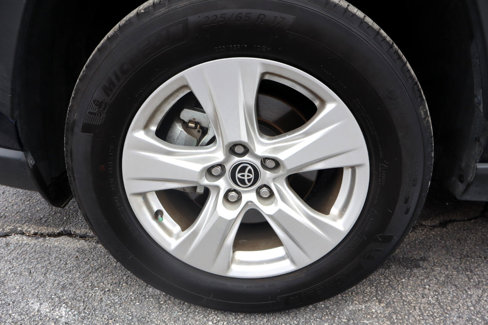 Used 2021 Toyota RAV4 XLE image 22