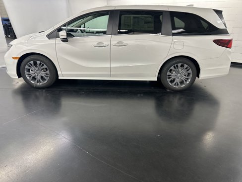 New 2026 Honda Odyssey Touring image 2