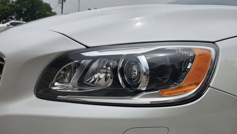Used 2018 Volvo S60 T5 Inscription Platinum image 11