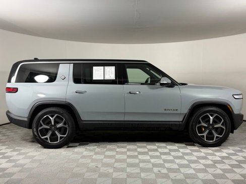 Used 2024 Rivian R1S Adventure image 9