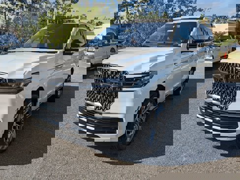 New 2025 Lincoln Navigator L Reserve image 9