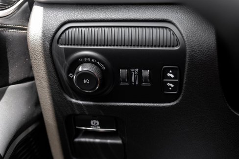 Used 2022 Jeep Wagoneer Series III w/ Premium Group I image 41