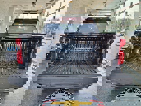 Used 2022 Chevrolet Silverado 1500 LT w/ LPO, Chrome Package image 5