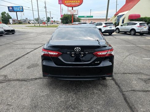 Used 2018 Toyota Camry XLE w/ Audio Package image 7