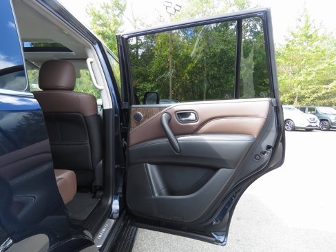 Used 2024 INFINITI QX80 Premium Select w/ Cargo Package image 16