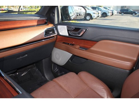 Certified 2023 Lincoln Navigator Reserve image 8