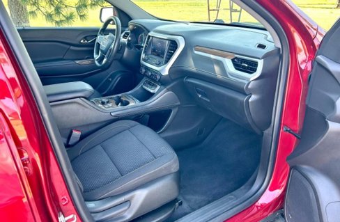 Used 2023 GMC Acadia SLE w/ Driver Convenience Package image 14