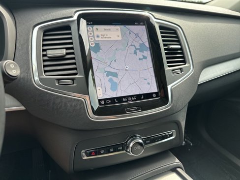 Certified 2025 Volvo XC90 B5 Core image 22