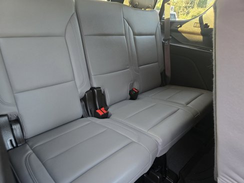 Used 2022 Chevrolet Tahoe Z71 image 9