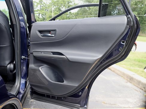Used 2024 Toyota Venza XLE image 33