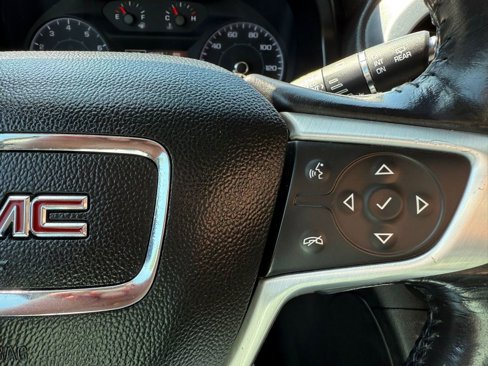 Used 2018 GMC Acadia SLE image 30