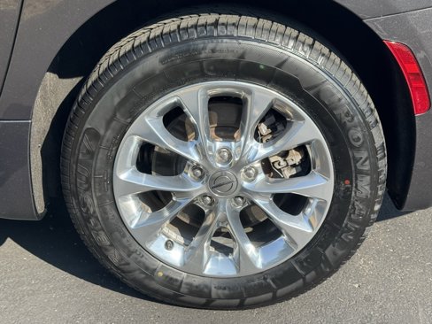 Used 2022 Chrysler Pacifica Touring-L image 48
