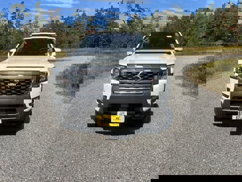 New 2025 Nissan Frontier SV w/ SV Convenience Package image 10