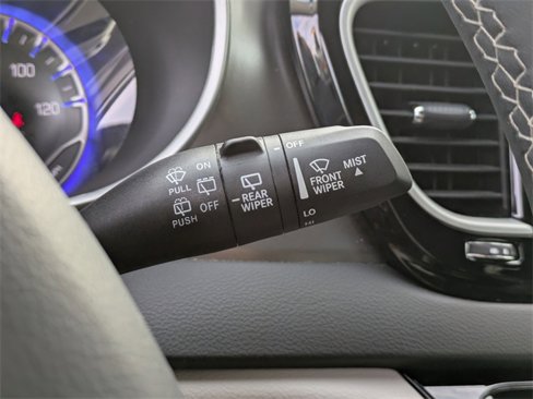 Used 2024 Chrysler Pacifica Touring-L image 27