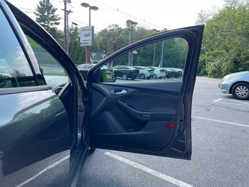 Used 2015 Ford Focus SE image 12
