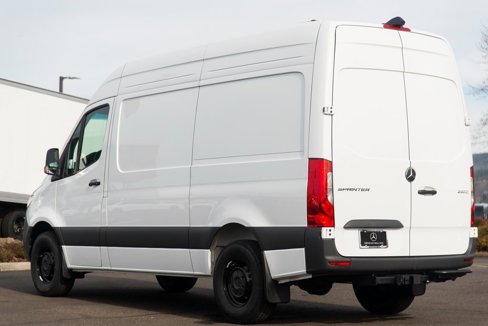 Used 2025 Mercedes-Benz Sprinter 2500 image 9