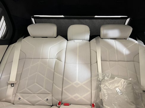 New 2026 BMW 740i w/ Executive Package image 31