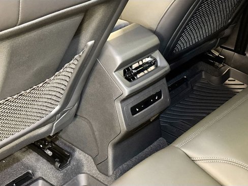 New 2025 Audi SQ6 e-tron Premium Plus image 17