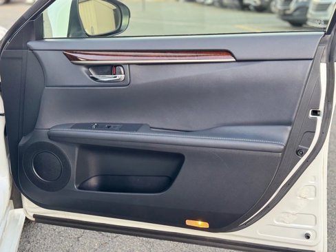 Used 2015 Lexus ES 350 image 30
