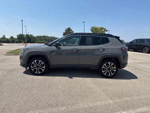 Used 2024 Jeep Compass Limited image 12