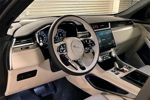 New 2026 Jaguar F-PACE R-Dynamic S image 7