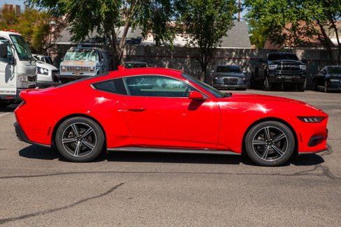 Used 2024 Ford Mustang Premium image 4