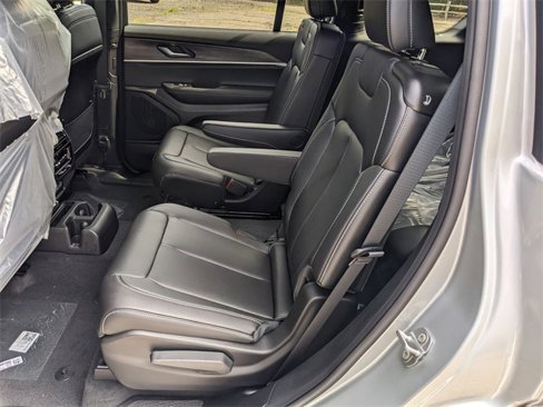 New 2025 Jeep Grand Cherokee L Limited image 10