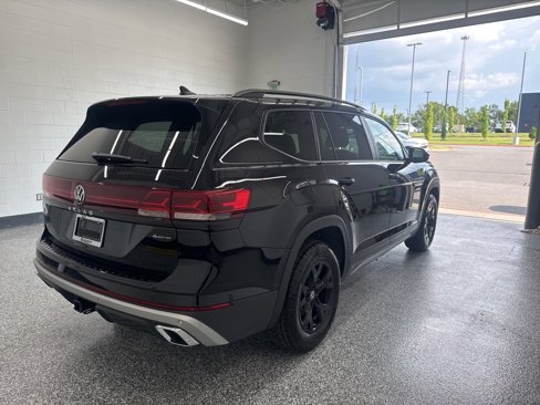 New 2026 Volkswagen Atlas Peak Edition image 4