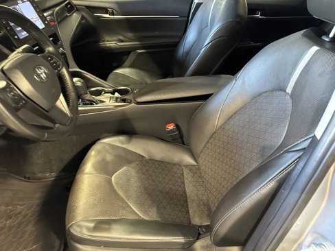 Used 2023 Toyota Camry XSE image 10
