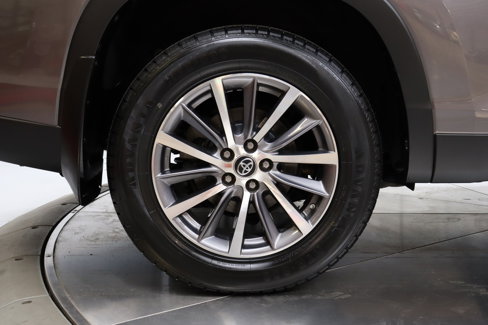 Used 2019 Toyota Highlander AWD V6 image 34