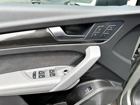 Used 2024 Audi SQ5 Prestige image 11
